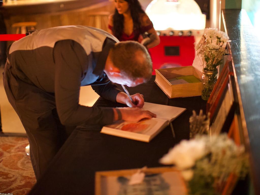 ស្វែងរកកន្លែងលេងស្លតដែលលាក់ខ្លួន